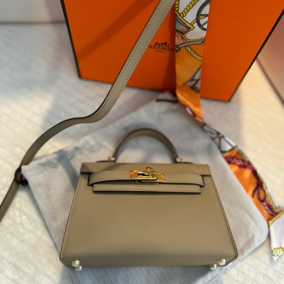 Kelly 35 cm Cognac Togo leather bag with Gold Hardware - Picture 8 of 8